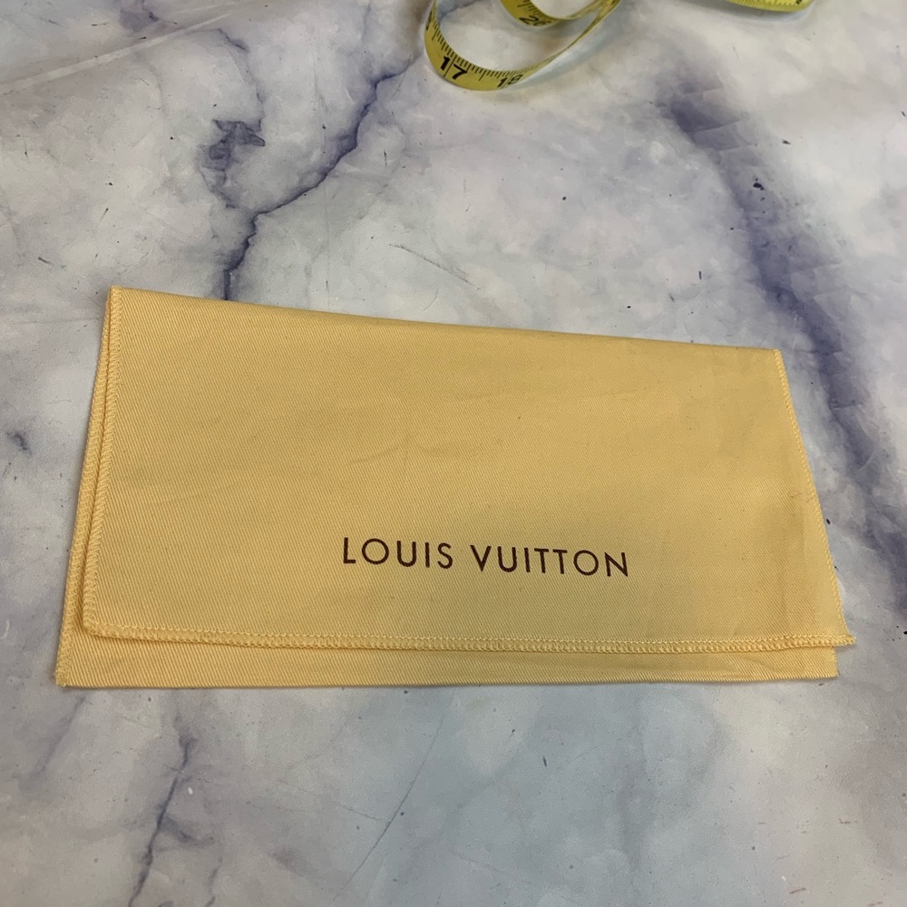LOUIS VUITTON sleeper dust bag 8.5”x4.5”
